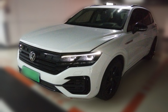 大众 途锐 2021款 3.0TSI 锐享版 曜黑运动套装