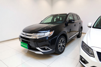 三菱 欧蓝德 2018款 2.0L 两驱荣耀版 5座