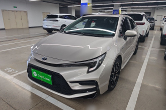 丰田 雷凌 2023款 智能电混双擎 1.8L 运动版