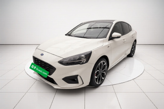 福特 福克斯 2021款 三厢 EcoBoost 180 自动ST Line