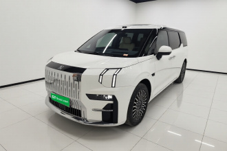 极氪009 2024款 七座过道版四驱 108kWh