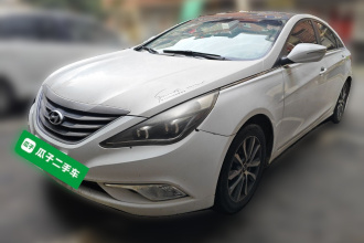 现代 索纳塔 2015款 经典 2.0L 自动领先版