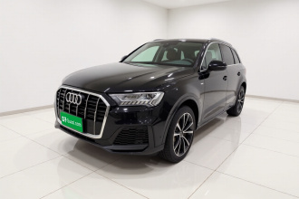 奥迪Q7 2023款 55 TFSI quattro S line运动型