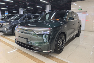 鸿蒙智行 问界M8 2025款 增程 Ultra版 53.4kWh 6座版 (192线激光雷达）