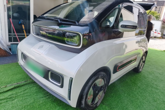 宝骏KiWi EV 2022款 艺术家轻享版 磷酸铁锂
