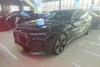 宝马i7 2023款 eDrive50L 尊享M运动套装