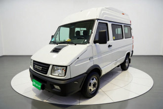依维柯得意 2017款 2.5T A35客车5-7座47Z5