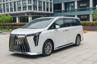 广汽传祺 传祺M8 2023款 宗师系列 双擎 至尊版