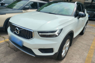 沃尔沃XC40 2022款 T4 四驱智行时尚版