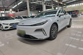 吉利银河 银河星耀8 2025款 130km EM-i 旗舰版