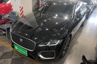 捷豹XFL 2024款 2.0T P250 两驱尊享豪华版