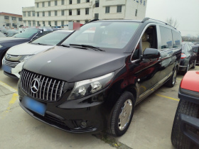 奔驰 威霆 2018款 2.0T 精英版 7座 国VI