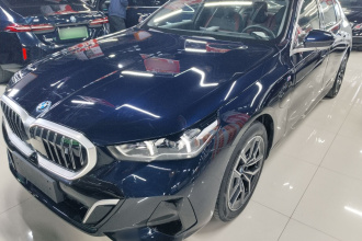 宝马i5 2025款 eDrive 40L M运动套装