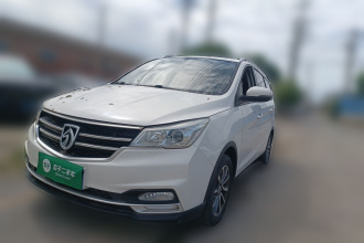 宝骏730 2021款 1.5L 手动时尚型 7座