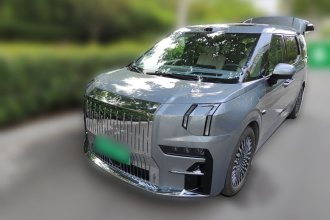 极氪009 2024款 六座行政版四驱 108kWh