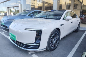 鸿蒙智行 尊界S800 2025款 增程 星辉尊享版 5座 (192线激光雷达）