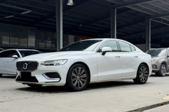 沃尔沃S60 2020款 T4 智远运动版