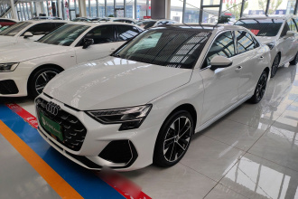 奥迪A3 2025款 A3L Limousine 35TFSI 飞驰尊享型