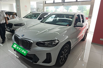 宝马X3 2022款 改款 xDrive25i M运动套装