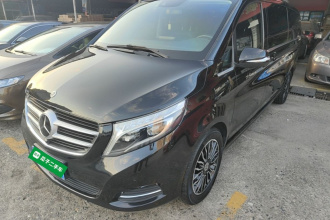 奔驰V级 2018款 V 260 L 尊贵加长版 国VI