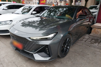 长安UNI-V 2022款 1.5T 尊贵型