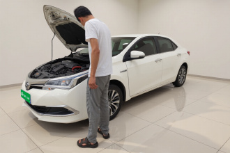 丰田 卡罗拉 2017款 改款双擎 1.8L E-CVT领先版
