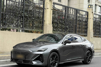 长安UNI-V 2023款 1.5T 尊贵型