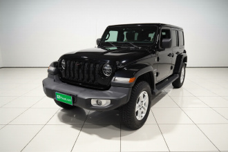 Jeep 牧马人 2019款 2.0T Sahara 四门版 国VI