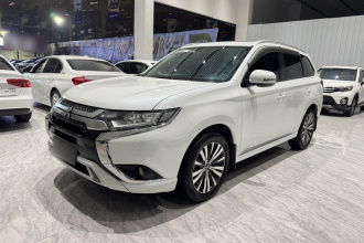 三菱 欧蓝德 2021款 改款 2.0L 两驱畅享版 5座