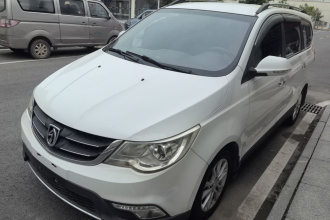 宝骏730 2014款 1.5L 手动舒适ESP版 7座