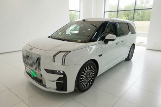 极氪009 2024款 七座过道版四驱 108kWh