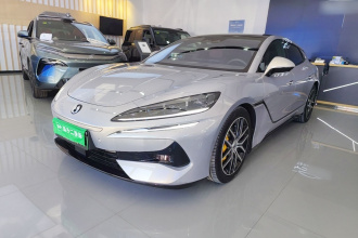 腾势Z9GT 2024款 1100四驱Max版