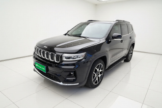 Jeep 大指挥官 2022款 2.0T 两驱豪华版