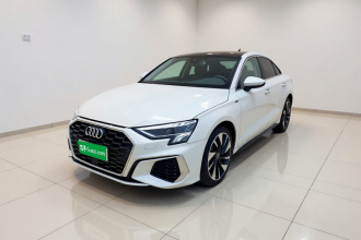 奥迪A3 2024款 A3L Limousine 35 TFSI 时尚运动型