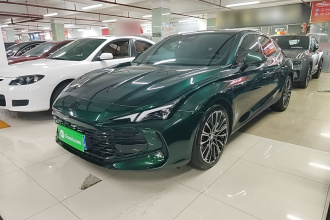 名爵 MG7 2025款 2.0T 405 AT奢享版