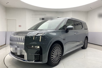 极氪009 2024款 七座过道版四驱 108kWh