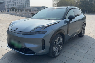 领克08 EM-P 2025款 220km 四驱性能Halo