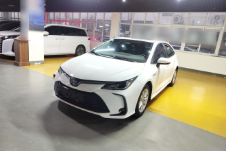 丰田 卡罗拉 2023款 1.8L 智能电混双擎 精英版