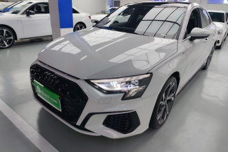 奥迪A3 2024款 A3L Limousine 35 TFSI 豪华运动型