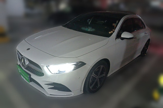 奔驰A级 2022款 A 200 L 运动轿车时尚型
