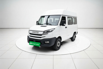 依维柯得意 2023款 2.5T A35M1多用途乘用车短轴中顶单胎手动门 自动挡