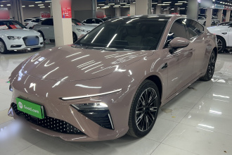 哪吒汽车 哪吒S 2022款 增程版 1160km 后驱中版