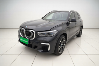 宝马X5 2022款 改款 xDrive 40Li 尊享型M运动套装