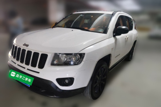 Jeep 指南者(进口) 2013款 2.4L 四驱炫黑导航版