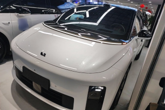 理想汽车 理想i6 2025款 两驱标准版