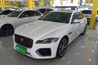 捷豹XFL 2022款 XFL 2.0T P250 两驱尊享豪华版