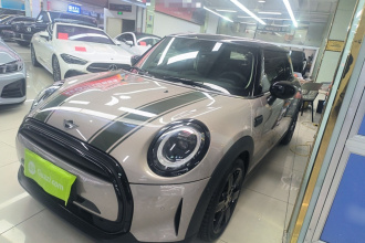 MINI 2023款 改款 1.5T COOPER 艺术家