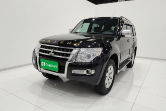 三菱 帕杰罗(进口) 2020款 3.0L 自动尊贵越野版