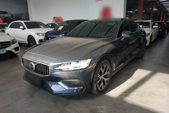 沃尔沃S60 2023款 B4 智逸豪华版