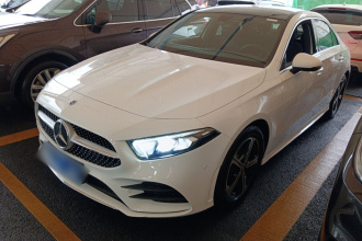 奔驰A级 2022款 改款三 A 200 L 运动轿车时尚型